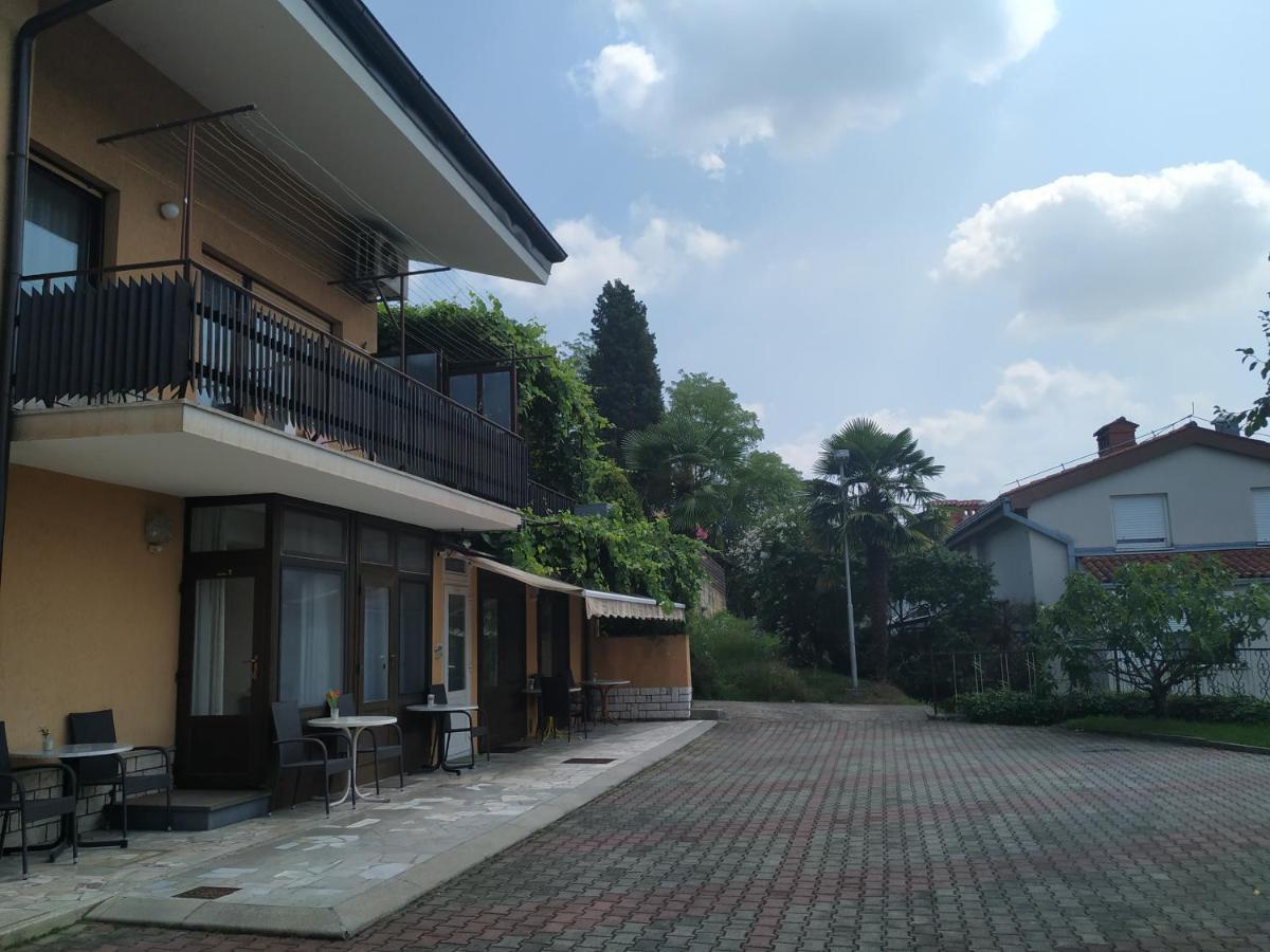 Accomodation Pertout Nova Gorica Exterior foto