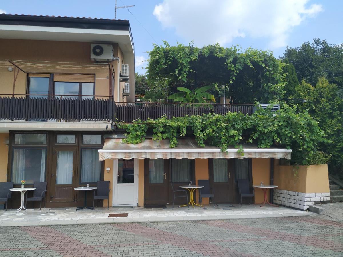 Accomodation Pertout Nova Gorica Exterior foto